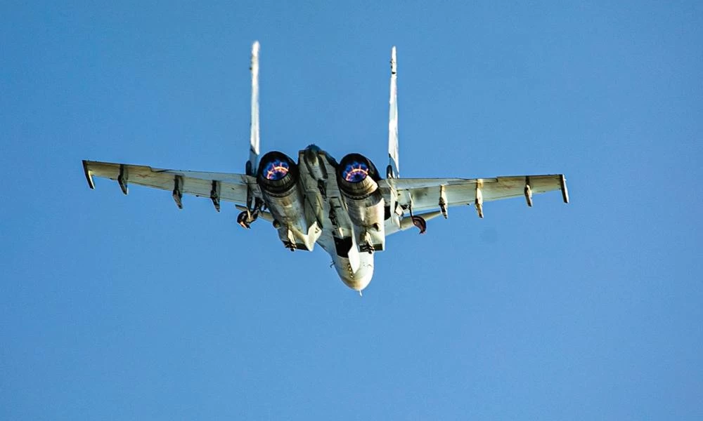 Έντονη κινητικότητα ξένων μαχητικών κοντά στα σύνορα της Ρωσίας - Σε επιφυλακή η Μόσχα